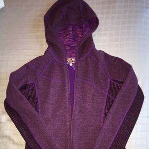 Mountain Hardware zip up hoody